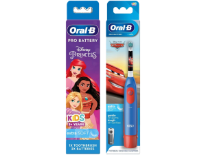 Oral-B Pro Battery Powered Kids Electric Toothbrush, Kids Gifts, 1 Toothbrush head, Featuring Cars Or Princesses Characters for Kids (Disney Characters May Vary)